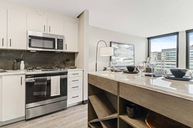 Photo - 2112 W Ogden Ave Apartment