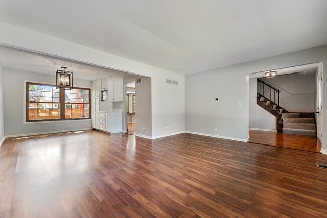 Foto del edificio - 5S681 Heather Ct
