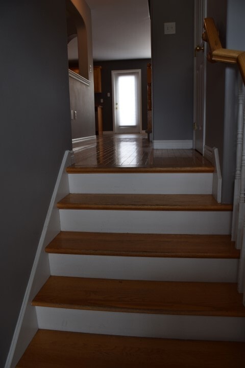 Building Photo - 35 Woodhaven Close