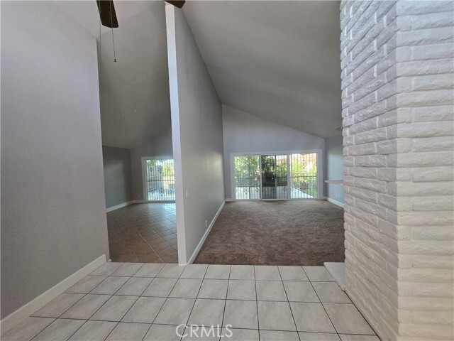 Building Photo - 3913 S Hackley Ave