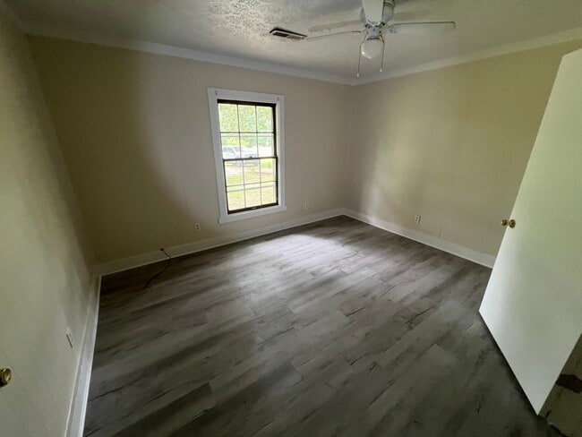 Building Photo - 1015 Kingston Springs Rd