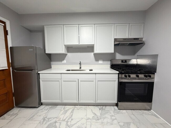 Foto del edificio - 5009 N River Rd