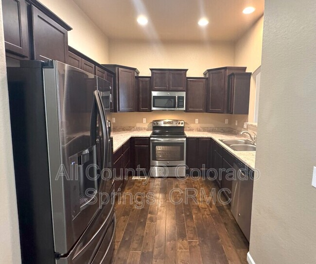 Building Photo - 6520 Emerald Isle Heights