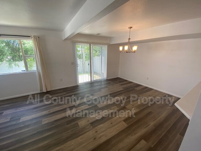 Building Photo - 331 Annie Morgan Ct