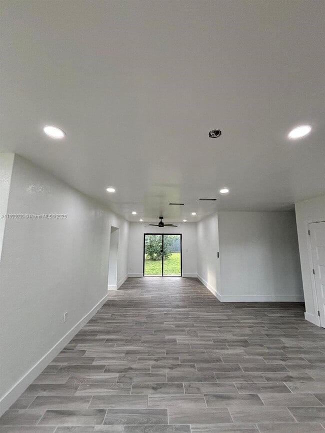 Building Photo - 10815 SW 157th Terrace