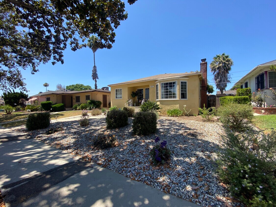 Primary Photo - 9821 Haas Ave