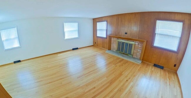 Building Photo - Pet Friendly + Great Location + Stainless ...