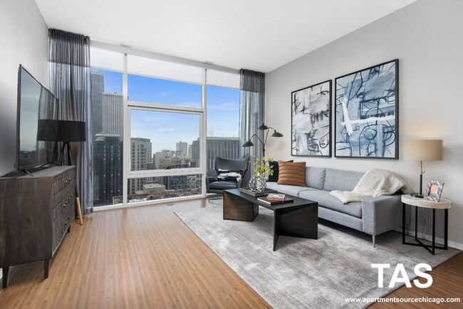 Photo - 200 E Illinois St Apartment