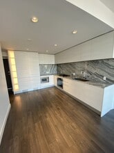 Building Photo - 310-2012 12 Ave SW