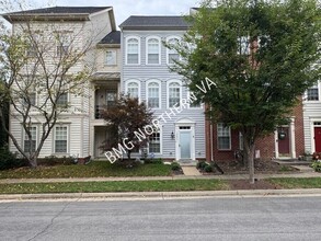 Building Photo - 10673 General Kirkland Dr