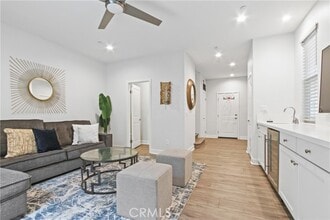Building Photo - 660 Daniel Freeman Cir