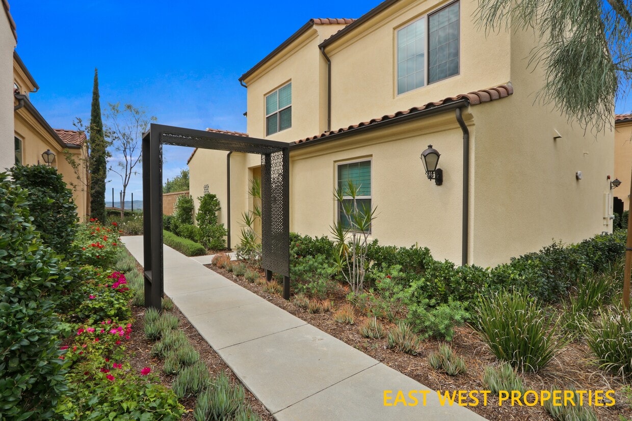 Photo - 136 Falcon Rdg (Irvine, CA)