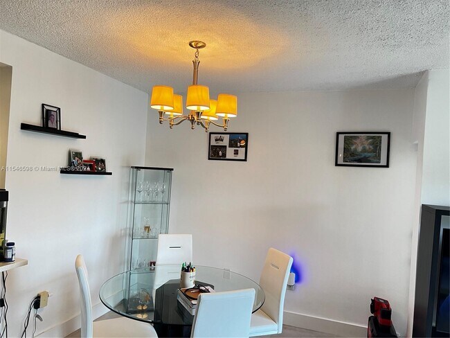 Building Photo - 9159 SW 77th Ave