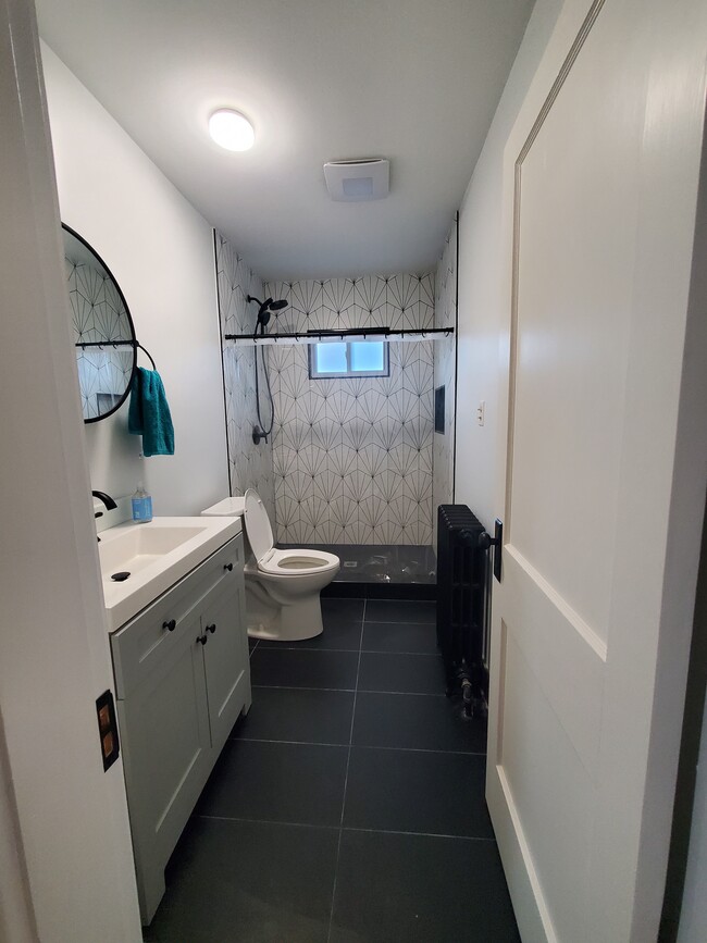 Building Photo - 25 Oak St