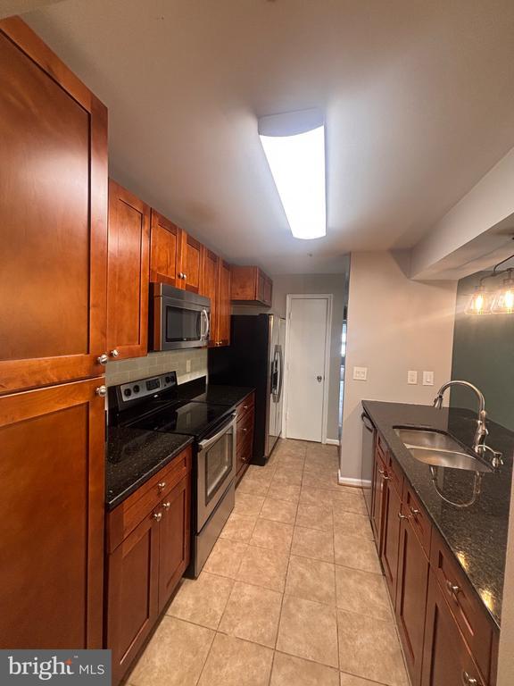 Building Photo - 14201 Wolf Creek Pl
