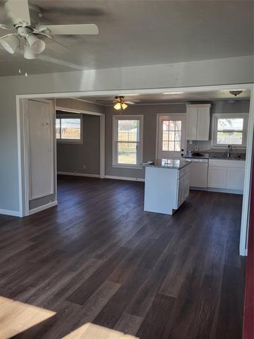 Building Photo - 1501 Lewis Dr