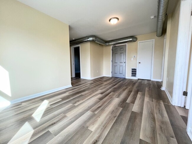 Building Photo - 86 Hawley St