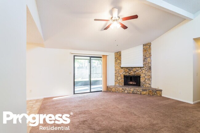 Building Photo - 10659 Berghley Ct N