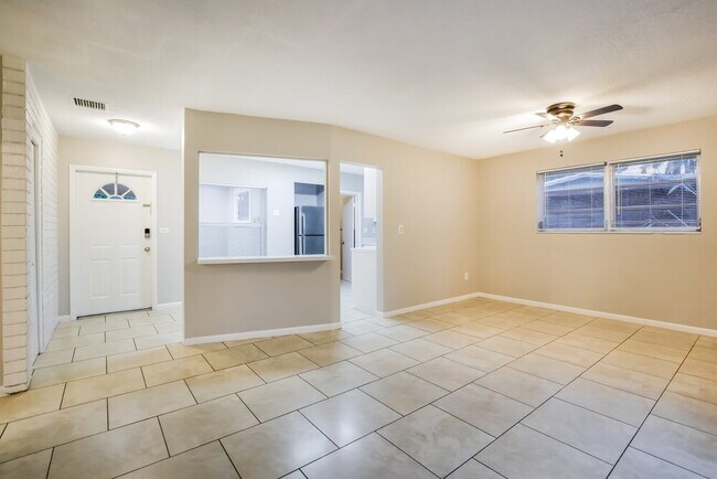 Foto del edificio - 4701 NW 11th Pl