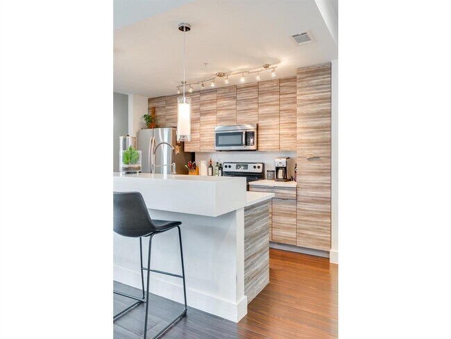 Foto del edificio - 604 N Bluff Dr