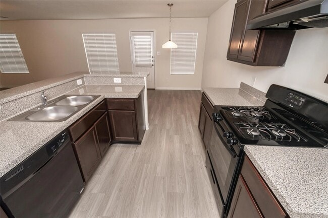 Building Photo - 5822 Northern Oak St