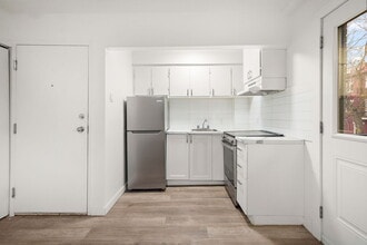 Building Photo - 1600 Rue Alexandre-DeSève