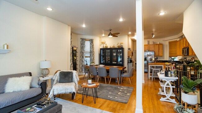 Building Photo - 3510 N Ashland Ave