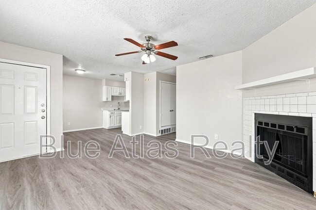 Building Photo - 8133 Foxfire Ln