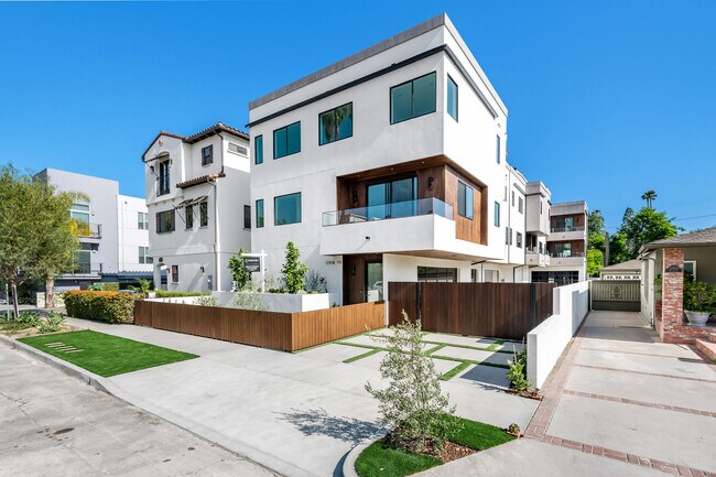 Foto del edificio - 12918 Bloomfield St