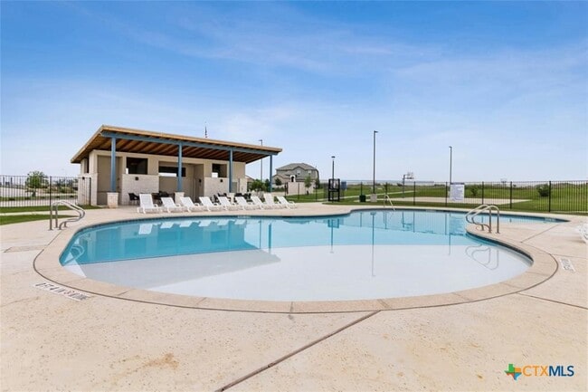 Building Photo - 225 Escondido Cir
