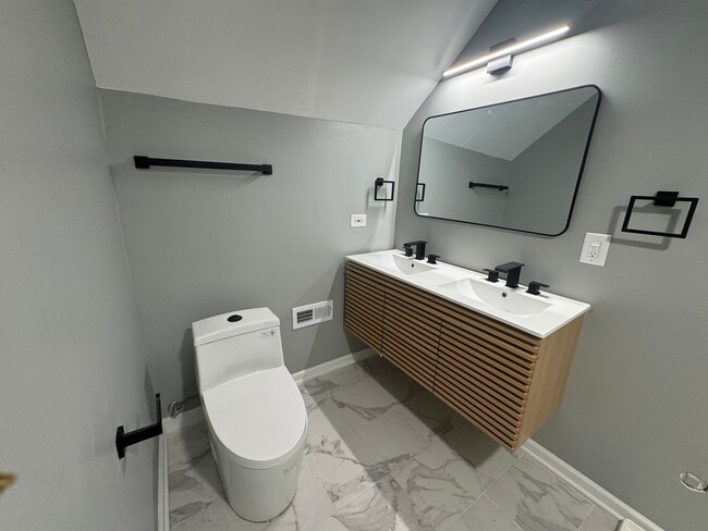 Double vanity. High end fixtures and finishes. - 2430 N Southport Ave