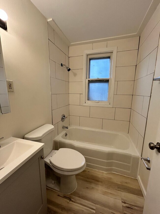 Building Photo - 5439 Hodiamont Ave