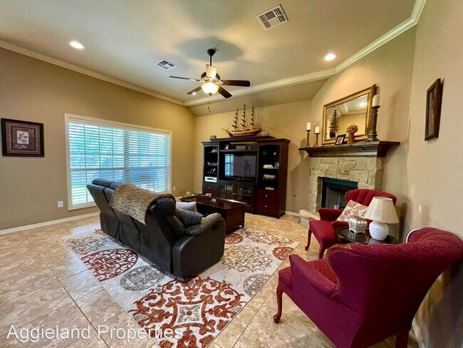 Building Photo - 3 br, 2 bath House - 4281 Rock Bend