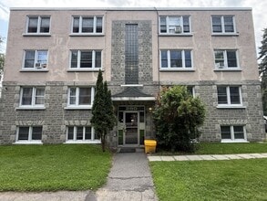 Building Photo - 280 Blake Blvd