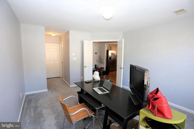Building Photo - 16221 Ellipse Terrace