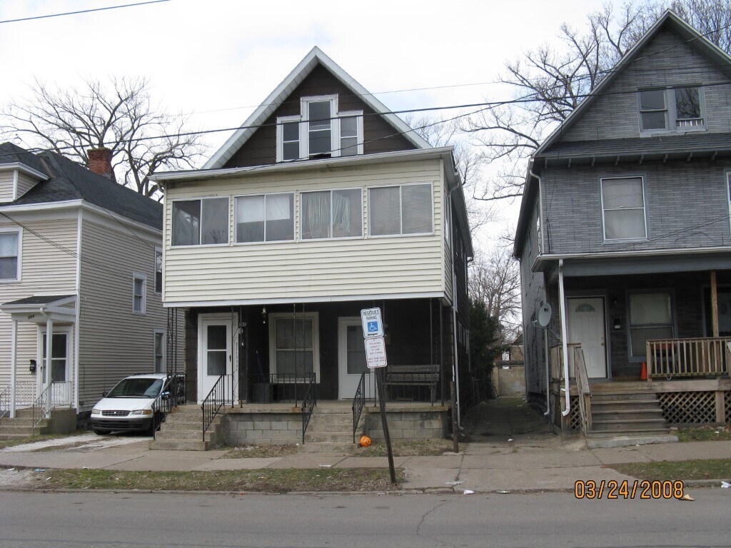Primary Photo - 540 E 7th St
