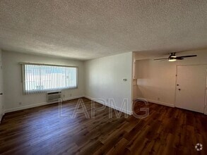 Building Photo - 233 N Hollywood Way