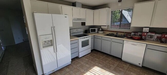 Foto del edificio - 622 91st Ave SE