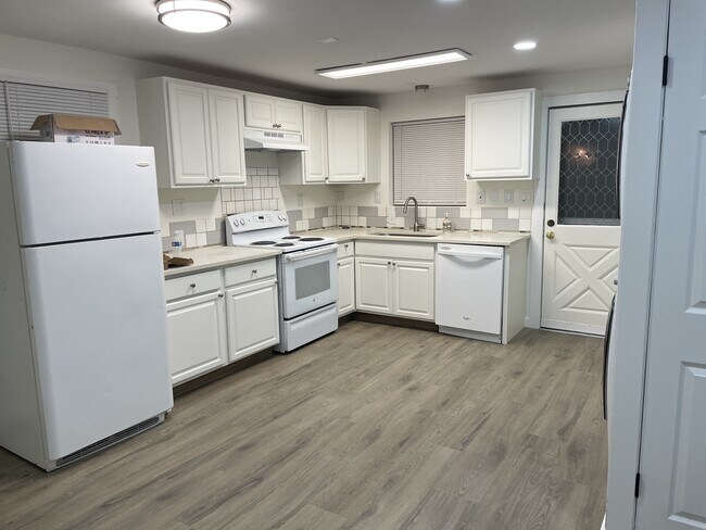 Foto del edificio - 9535 Ashworth Ave N