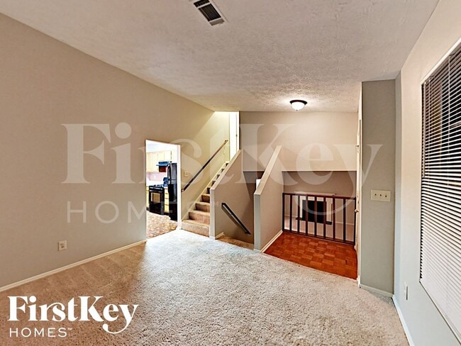 Building Photo - 1998 Glenwood Downs Dr