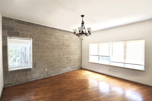 Foto del edificio - 402 Rosalie St