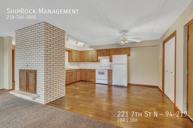 Foto del edificio - 221 7th St N