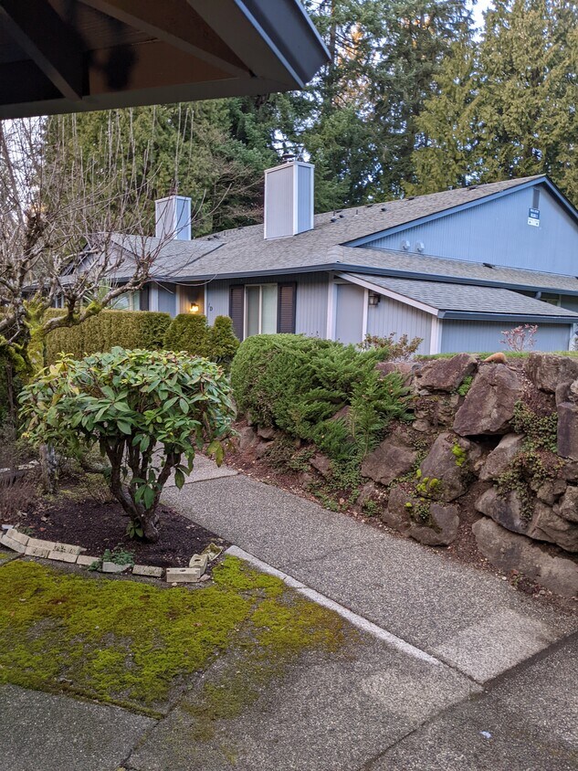 500 S 321st St Unit 2A, Federal Way, WA 98003 Condo for Rent in