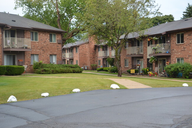 Foto del edificio - Quail Hollow Apartments