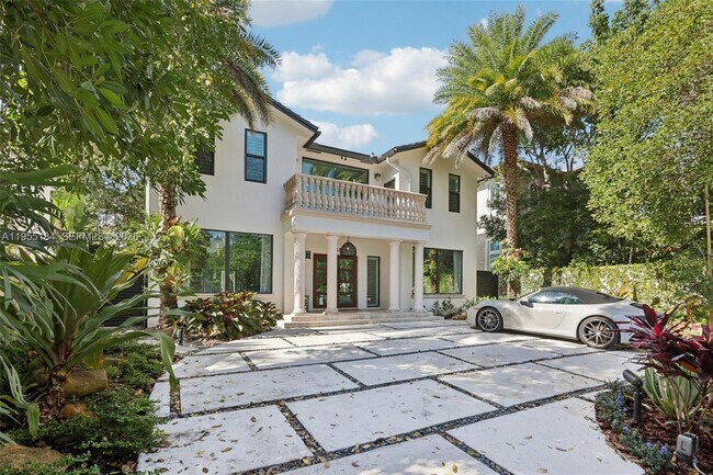 Foto del edificio - 34 SW 22nd Rd