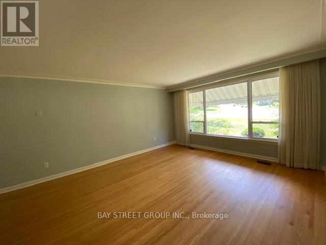 Building Photo - 683 Conacher Dr