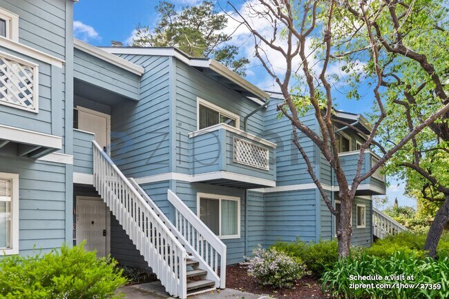 Foto del edificio - 1511 Four Oaks Cir