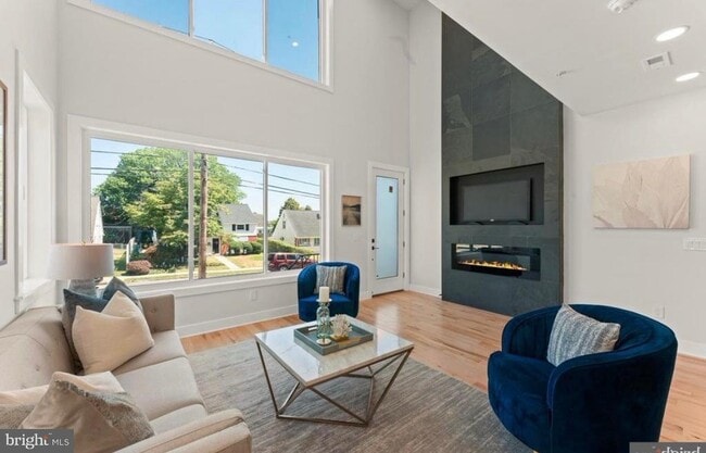 Building Photo - 6983 Silverwood St