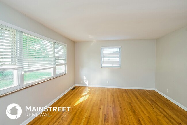 Foto del edificio - 6113 Clayberry Dr