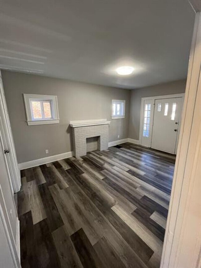 Foto del edificio - 4124 Larkwood Ave